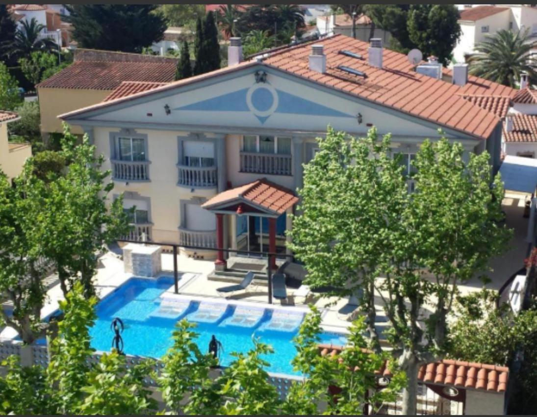 Hotel Portofino By Insidehome Empuriabrava Exterior foto